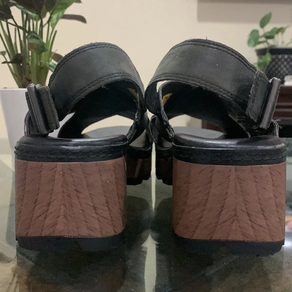 CAT (CATERPILLAR) Chunky Block Wood Heel Black Leather Slingback Sandals - Picture 9 of 12